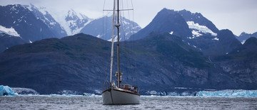 Celeste 帆船於北極冰河水域使用 KATADYN PowerSurvivor 40E