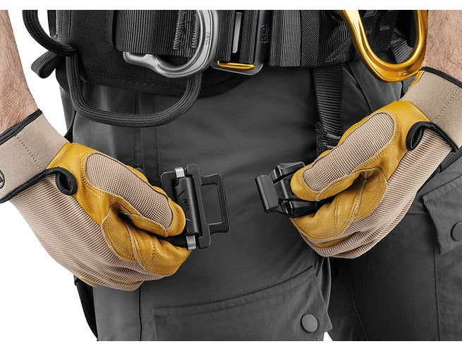 PETZL ASTRO® European Version 全身式安全吊帶 歐洲版