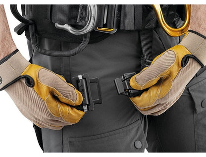 PETZL ASTRO® European Version 全身式安全吊帶 歐洲版